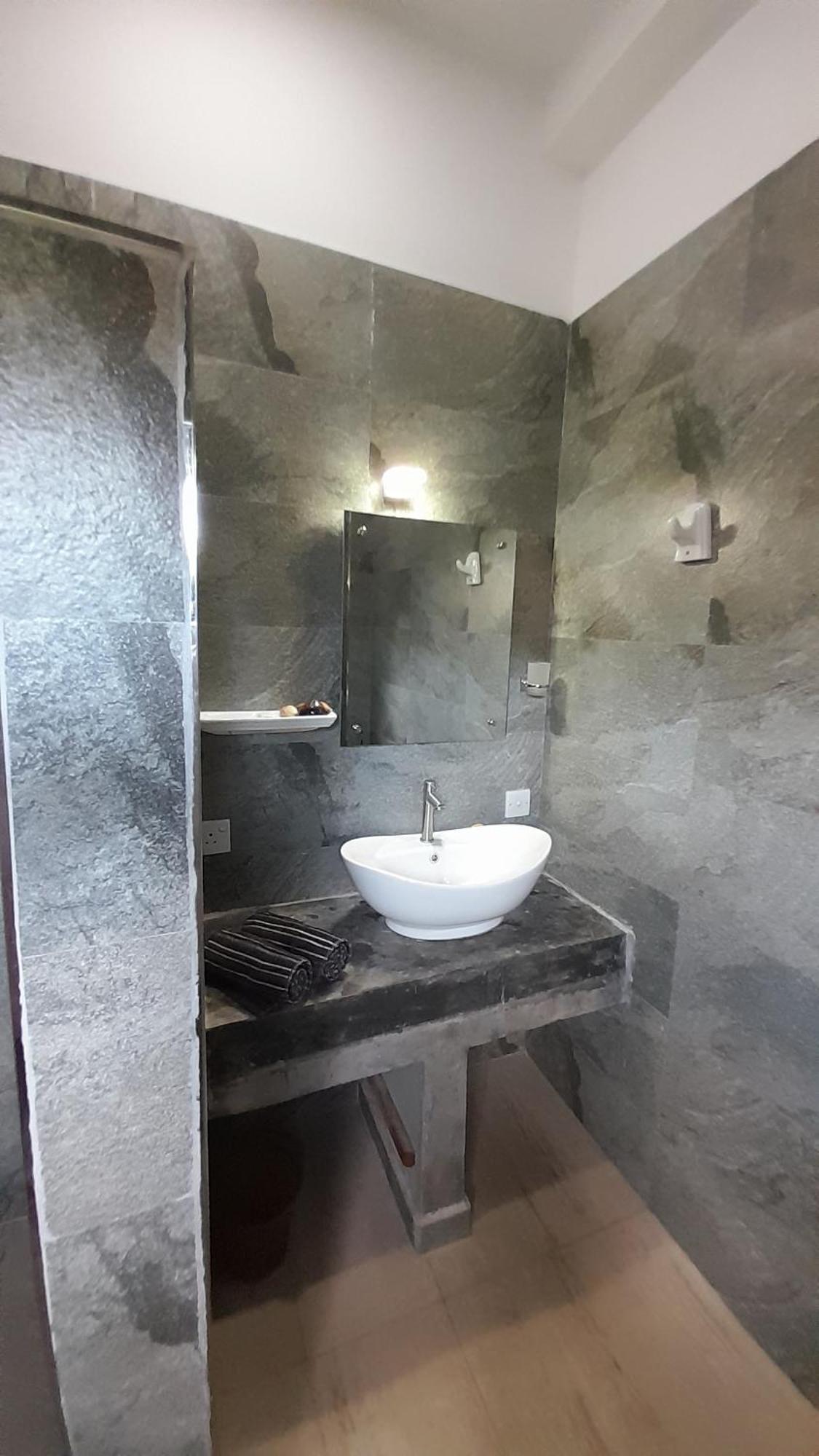 Srimany Bed & Breakfast Mirissa Luaran gambar